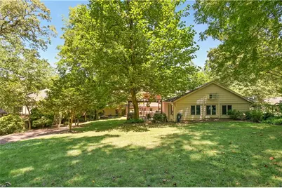 405 Brentwood Drive NE, Atlanta, GA 30305 - Photo 2