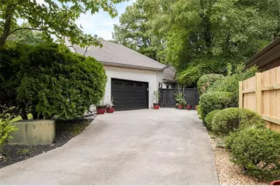 2861 Dorby Close NE, Brookhaven, GA 30319 - Photo 4