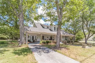 284 Covington St, Loganville, GA 30052 - Photo 6