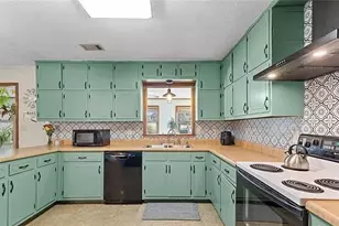 5931 Brassie Ridge Ln, Ellenwood, GA 30294 - Photo 4