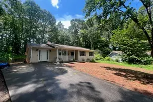 108 Hilltop Cir, Stockbridge, GA 30281 - Photo 2