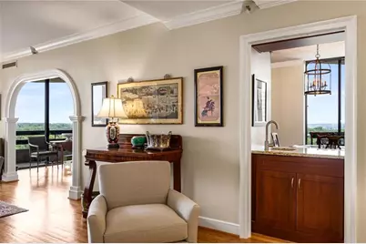 2660 Peachtree Road NW #16F, Atlanta, GA 30305 - Photo 10