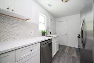 2026 Lisbon Dr SW, Atlanta, GA 30310 - Photo 16