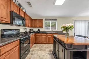 245 Silver Spring St, Dallas, GA 30157 - Photo 10