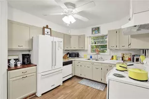 1105 E Derenne Dr, Savannah, GA 31406 - Photo 16