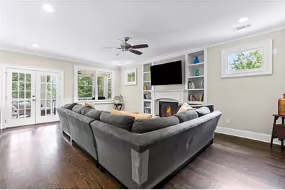 2292 Pembrook Place NE, Atlanta, GA 30324 - Photo 18