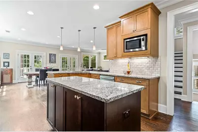 2292 Pembrook Place NE, Atlanta, GA 30324 - Photo 12