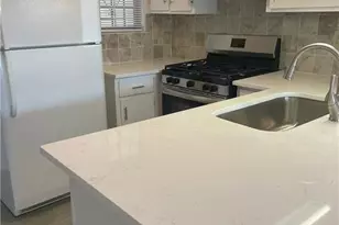 398 Prince of Wales, Stone Mountain, GA 30083 - Photo 6