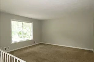 467 Pineburr Ln, Stone Mountain, GA 30087 - Photo 4