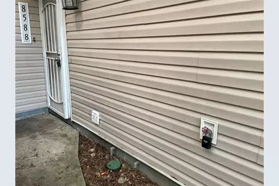 8588 Creekwood Way, Jonesboro, GA 30238 - Photo 2