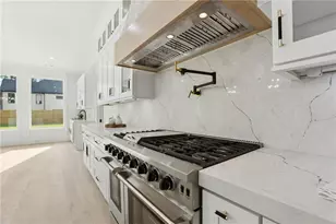 1090 Larosa Dr, Lawrenceville, GA 30043 - Photo 12