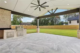 1090 Larosa Dr, Lawrenceville, GA 30043 - Photo 24