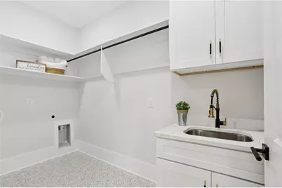 1090 Larosa Drive, Lawrenceville, GA 30043 - Photo 20