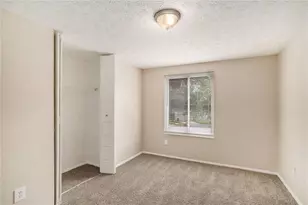 2039 Raintree, Lithonia, GA 30058 - Photo 4