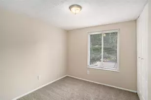 2039 Raintree, Lithonia, GA 30058 - Photo 2