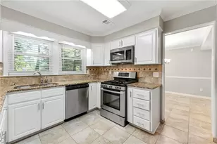 4005 Watkins Glen Dr, Woodstock, GA 30189 - Photo 4