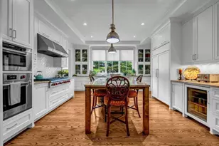 4584 Meadow Valley Dr, Sandy Springs, GA 30342 - Photo 4