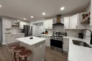 530 Park Valley Dr, Atlanta, GA 30318 - Photo 14