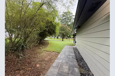 530 Park Valley Drive, Atlanta, GA 30318 - Photo 4