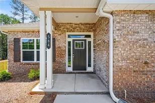 584 Walnut Crk Pkwy, Pendergrass, GA 30567 - Photo 4