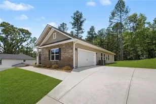 584 Walnut Crk Pkwy, Pendergrass, GA 30567 - Photo 2