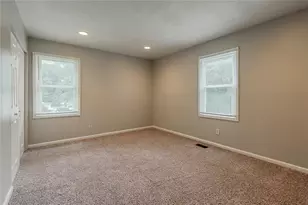 3633 Bunker Hill Dr SW, Atlanta, GA 30331 - Photo 20