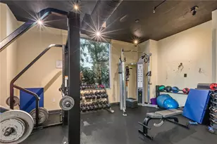 3324 Peachtree Rd NE, Atlanta, GA 30326 - Photo 32