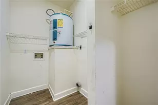 3777 Peachtree Rd NE, Atlanta, GA 30319 - Photo 30