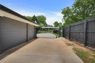 5521 Joeclay Dr, Stone Mountain, GA 30088 - Photo 8