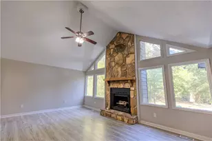 123 Williamsburg Ln, Woodstock, GA 30189 - Photo 4