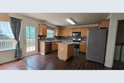 3811 Roxfield Drive, Buford, GA 30518 - Photo 4
