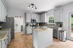 3725 Roxwood Park Dr, Buford, GA 30518 - Photo 2