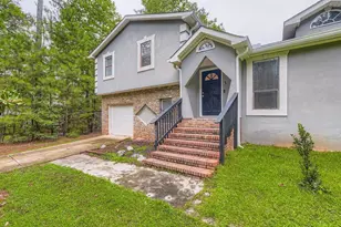 5455 Red Berry Ln SW, Atlanta, GA 30331 - Photo 4