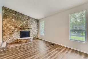 5455 Red Berry Ln SW, Atlanta, GA 30331 - Photo 6