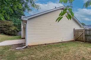 6384 Stonebridge Creek Ln, Lithonia, GA 30058 - Photo 28