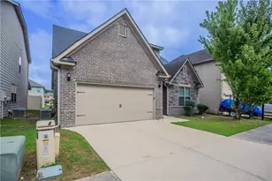 7610 Crawford Ct, Fairburn, GA 30213 - Photo 2