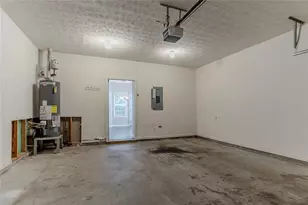 6001 Devonshire Dr, Flowery Branch, GA 30542 - Photo 32