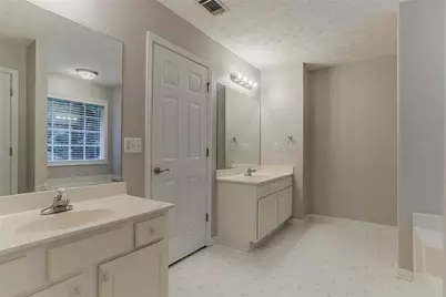 6001 Devonshire Drive, Flowery Branch, GA 30542 - Photo 24