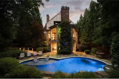 4136 N Stratford Road NE, Atlanta, GA 30342 - Photo 2