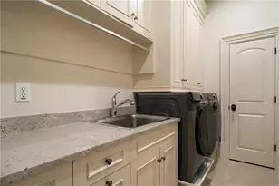 4136 N Stratford Rd NE, Atlanta, GA 30342 - Photo 28