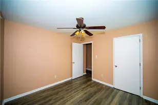 5856 Oakleaf Dr, Stone Mountain, GA 30087 - Photo 32