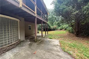 1505 Hillcrest Dr, Sugar Hill, GA 30518 - Photo 2