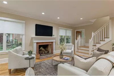 327 W Parkwood Road, Decatur, GA 30030 - Photo 10