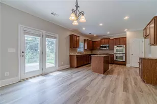 1220 Edgebrook Ln, Snellville, GA 30078 - Photo 16