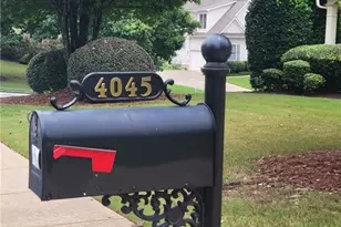 4045 Hillcrest View Ct, Suwanee, GA 30024 - Photo 8