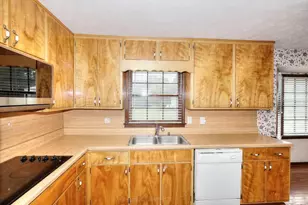 1735 Knight Cir, Loganville, GA 30052 - Photo 8