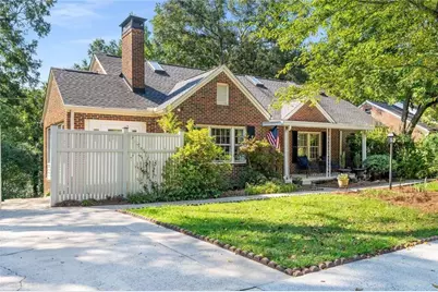 601 Ridgewood Avenue, Gainesville, GA 30501 - Photo 1