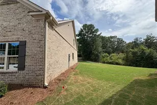 946 Lakeview Oaks Ct, Grayson, GA 30017 - Photo 2