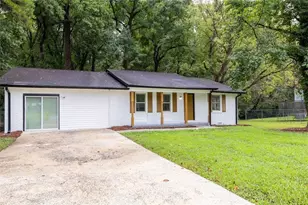 5411 Louis Xiv Ln, Atlanta, GA 30349 - Photo 2