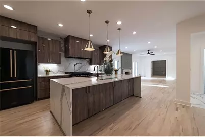 4 Bentley Trace Manor, Atlanta, GA 30327 - Photo 8